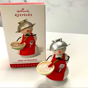 Hallmark Snowman Baking Christmas Tree Ornament